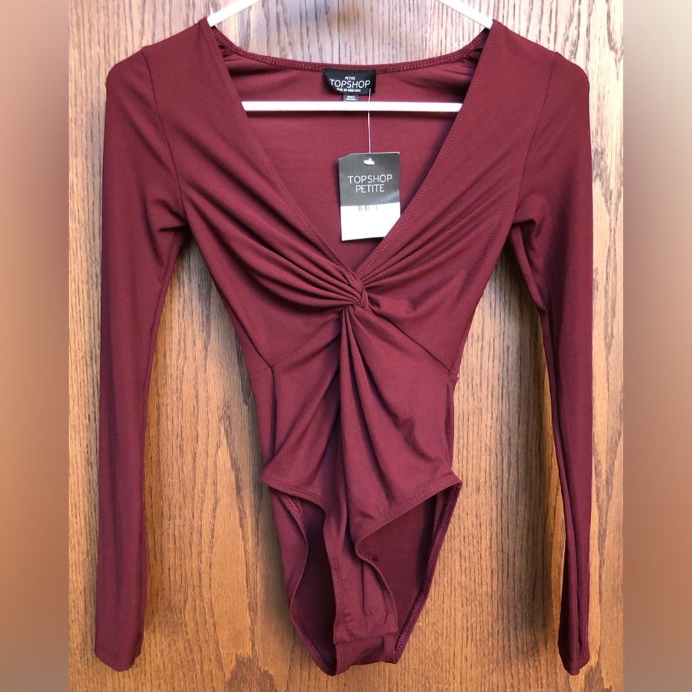 Topshop Petite Women's Leotard Top Size 0 Maroon Long Sleeve V-Neck NWT